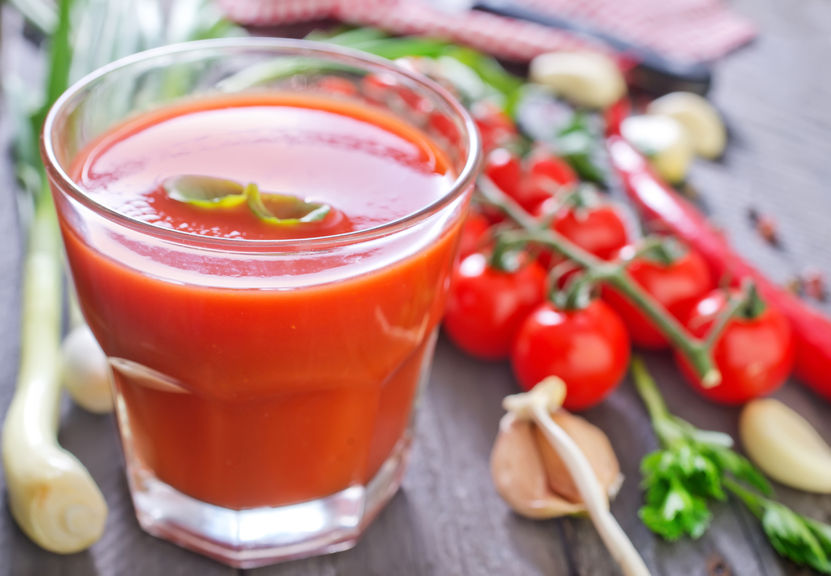 効率良く美肌成分が摂れる！トマトジュースの活用法