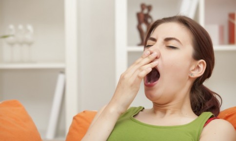 食欲が増えて眠いのは「秋うつ」!?ドリンクと食べ物でケア