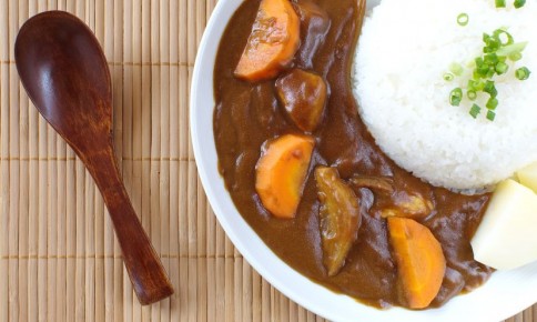 歯ごたえ食材をイン！「カレー」をヘルシーに食べる方法3つ