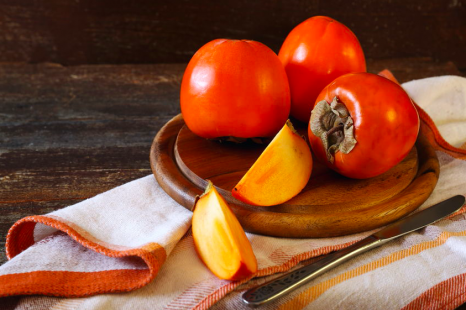 熟し過ぎの柿を活用！「柿」の意外な美味レシピ3つ
