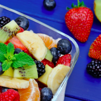 冷凍できるから毎日手軽に続けられる！腸活に役立つ旬の果物
