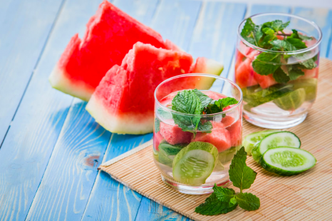 水より効率的に熱中症予防！夏の水分補給におすすめの食べ物