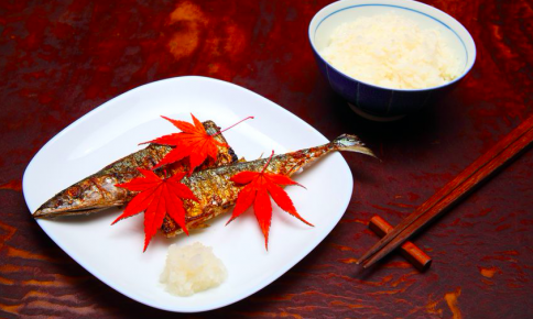 秋刀魚がもっとヘルシーに！？一緒に食べると効果的な野菜