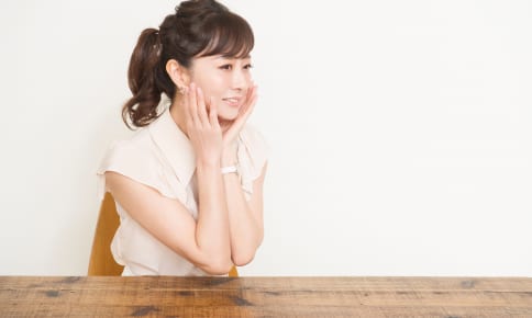 透明感のある肌に！石井美保が教える、くすみ抜けする方法