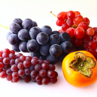 肌と粘膜を乾燥から守る！老け肌対策に食べたい柿の栄養