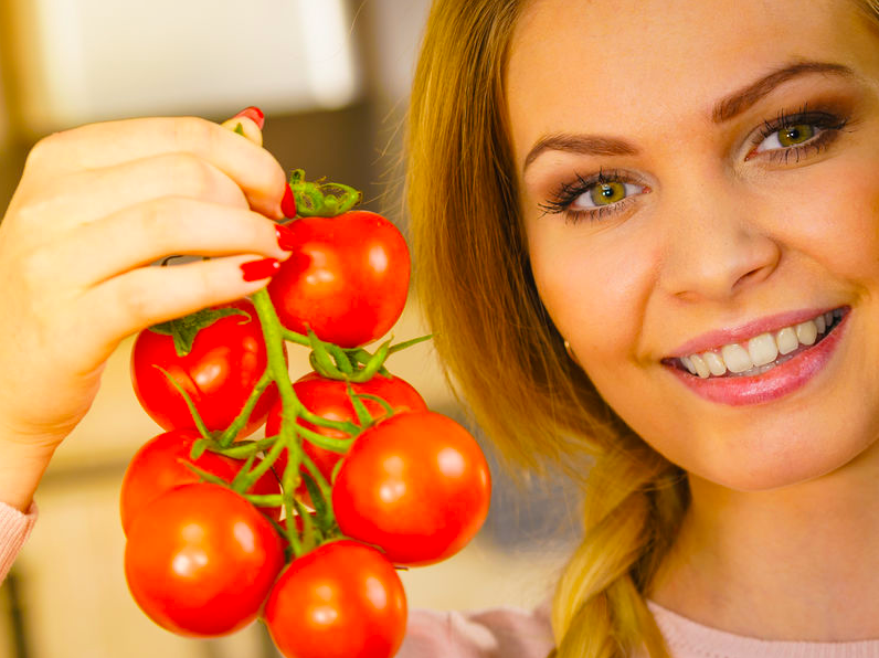 トマトは加熱で美肌力up リコピンの吸収を良くする食べ方 つやプラ つやっときらめく美をプラス 40代からのエイジングを前向きに
