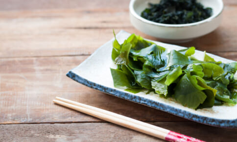 糖＆脂肪の吸収を穏やかに！春に食べたいわかめの食べ方