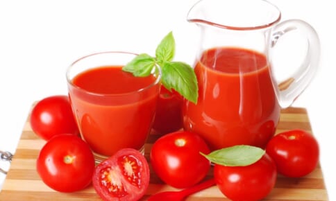 ●●で痩せ効果UP！？痩せるトマトジュースの飲み方