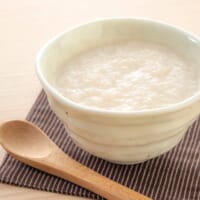 若見えのカギは首＆デコルテ！ 40・50代のたるみ・むくみをケアするスキンケア法