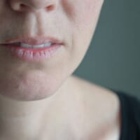 ガサガサかかとを許さない！ お風呂上がりにできる“うるおい仕込み”ケア