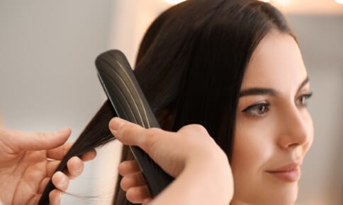 美容師が教える「巻き髪ウォーター」のNG使用法3つ