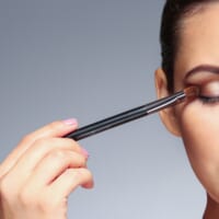 40・50代のくすみ肌を明るく若々しく！ 秋色で叶える血色メイク術