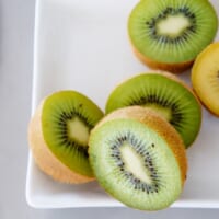 キウイは腸の名サポーター！？ 腸が元気になる効果的な食べ方