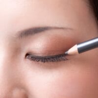 もう梅雨の化粧崩れに悩まない！ 40・50代が今やりたいメイクテク