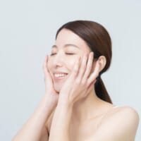 肌が格段に綺麗になる！？40・50代が今こそ使うべき美容液3つ