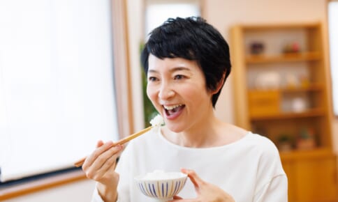 ラクに美味しく痩せたい人に！40・50代におすすめの市販食品2つ