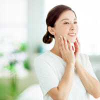 紫外線ダメージを放置しない！ 40・50代が今こそすべき美白ケア