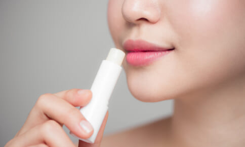 若見えのカギは口元！？ -5歳を叶える夏の口元ケア