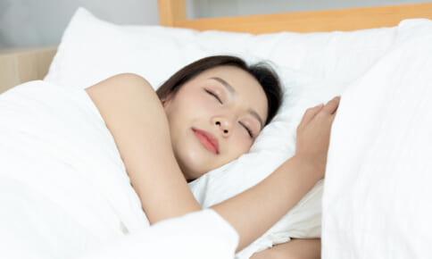 更年期に眠りの質が落ちた…？ 快眠に導くおすすめナイトルーティン