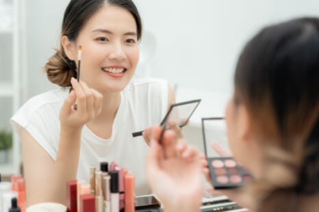 シミも疲れも見せない！40・50代の秋の高カバー＆トレンドメイクテク