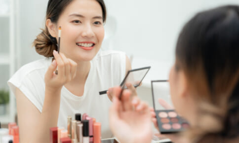 シミも疲れも見せない！40・50代の秋の高カバー＆トレンドメイクテク