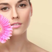 更年期の肌は乾燥しやすい？ 肌力がアップする夜のプラスワンケア