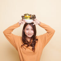 白髪予防は内側から！ 髪のエイジングケアに◎な食材＆食べ方