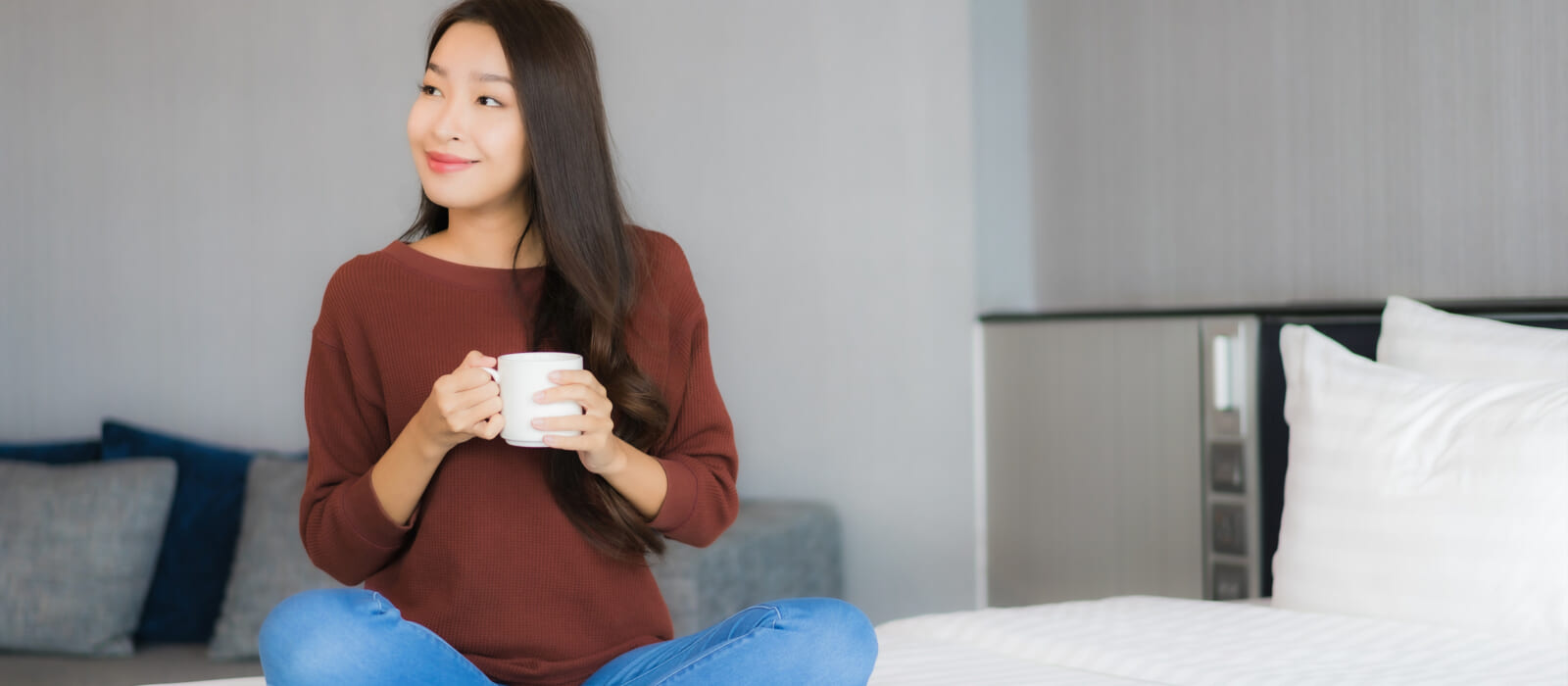 乾燥唇を一晩で救う！ 40・50代が絶対やりたい◎寝る前簡単リップケア