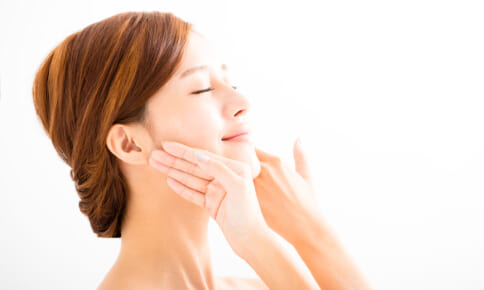 小顔&つら〜い鼻づまり解消まで叶える!?｢ツボ攻略｣のヨガポーズ