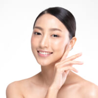 新年はいつものメイクをアップデート！  40・50代のための“垢抜け”メイク術