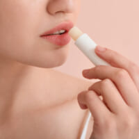 春のトレンドは？ 40・50代が今やりたい軽やか＆若見えリップメイク