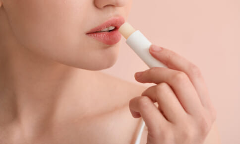 ちょいかけでエイジングケア！黒ごま効果をUPする組み合わせ