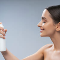 若見えのカギは首＆デコルテ！ 40・50代のたるみ・むくみをケアするスキンケア法