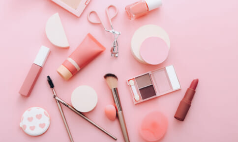 冬顔から春顔に！ 若々しさアップ◎40・50代の軽やかメイク術