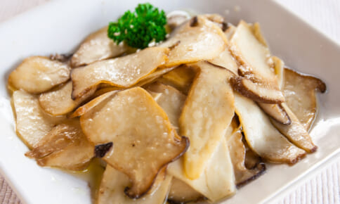 ボジョレー・ヌーボーを引き立てる！好相性な野菜と果物3つ