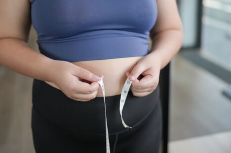 おばさん体型を解消するには？主な原因や年代別の対策のポイントを解説