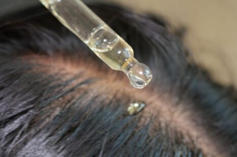 女性用育毛剤は効果ない？正しい使用方法や効果を感じにくい際の対策