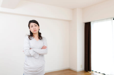 何気ない家時間がシミをつくる！？ 40・50代が注意したい生活習慣3つ